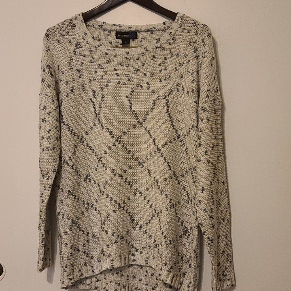 Level eight sweater size xl